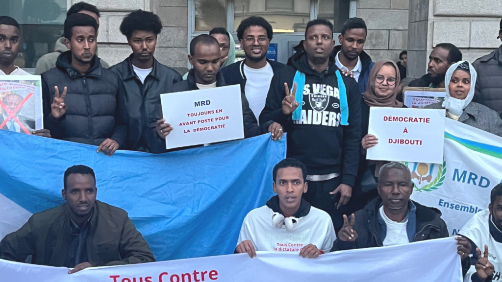 Brown Minimalist Podcast Promotion Youtube Thumbnail (4)